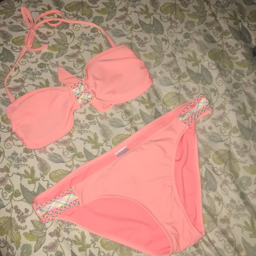 Peach 2-piece swimsuit